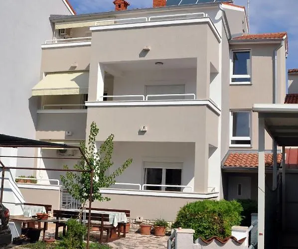 Alavuk Apartman *