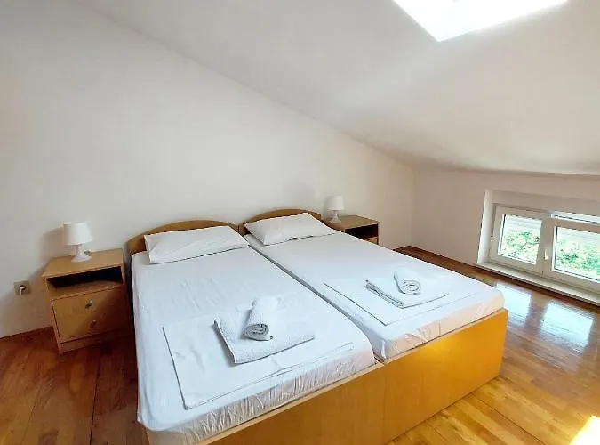 Alavuk Apartman *