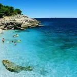 Alavuk * Πούλα
